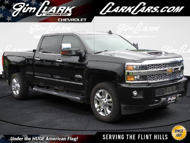2018 Chevrolet Silverado 2500HD High Country 4WD photo