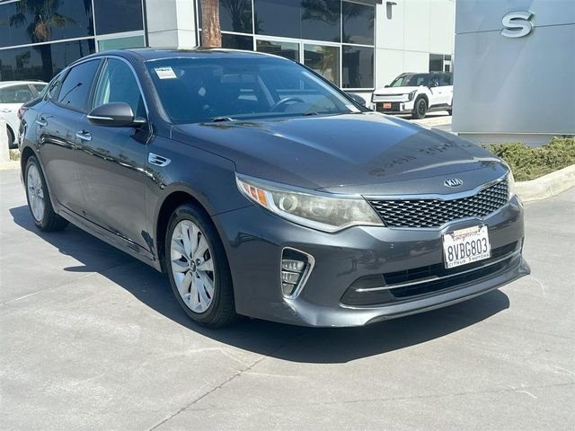 2018 Kia Optima S FWD photo