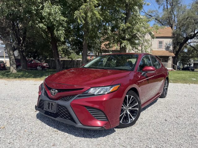 2018 Toyota Camry SE FWD photo