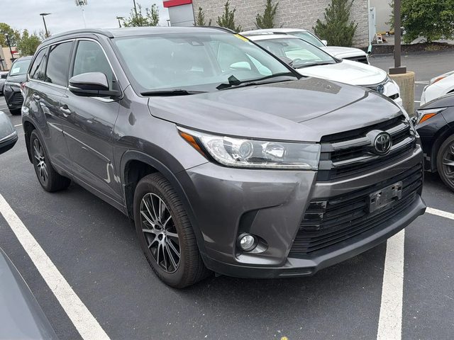 2018 Toyota Highlander SE AWD photo