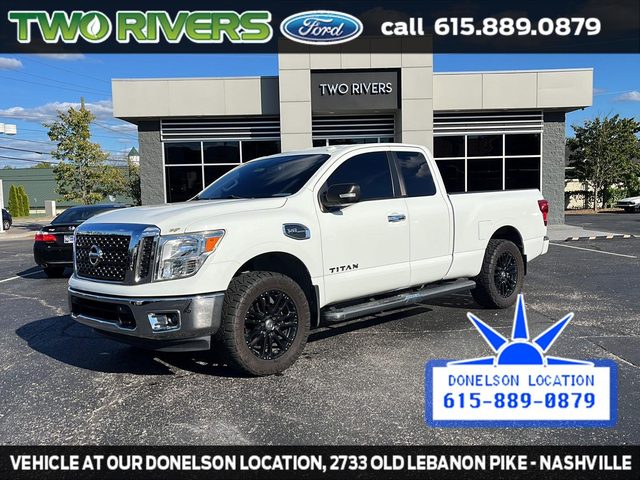 2017 Nissan Titan SV 4WD photo