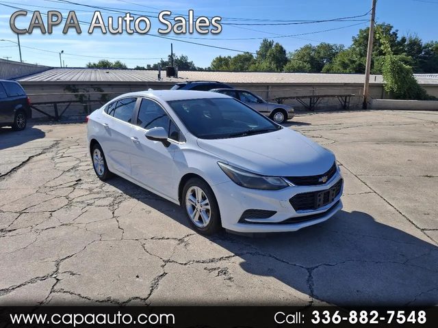 2017 Chevrolet Cruze LT FWD photo