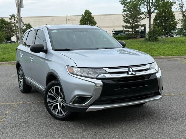 2016 Mitsubishi Outlander ES FWD photo