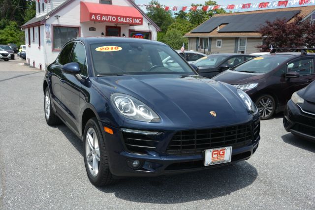 2018 Porsche Macan S AWD photo