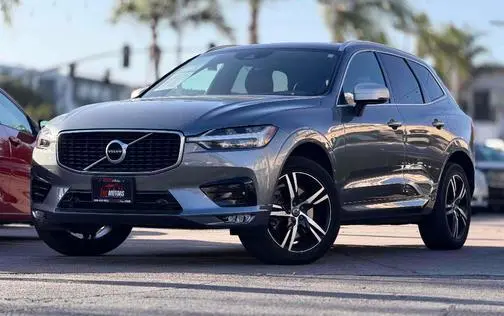2018 Volvo XC60 R-Design AWD photo