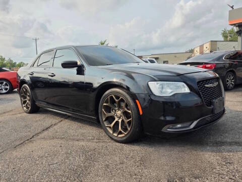 2018 Chrysler 300 300S RWD photo