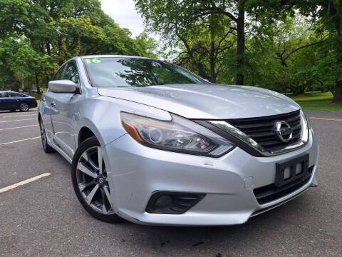 2016 Nissan Altima 2.5 SR FWD photo