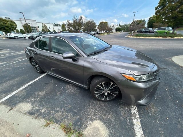 2018 Toyota Camry SE FWD photo