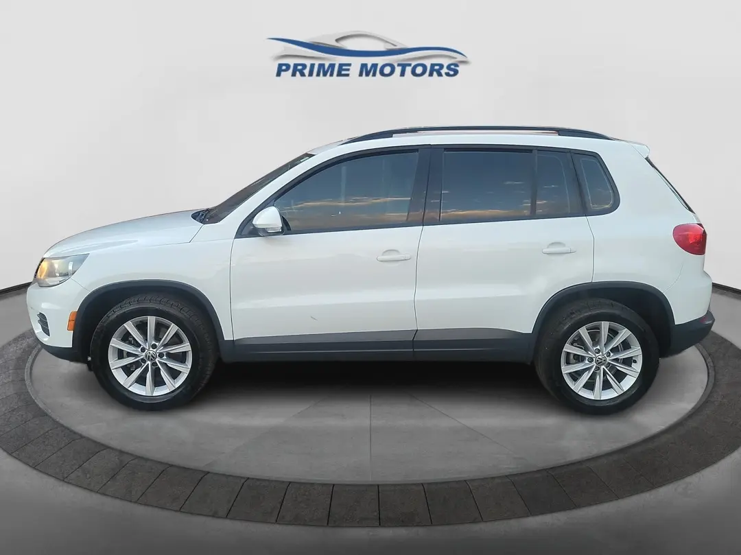 2017 Volkswagen Tiguan FWD photo