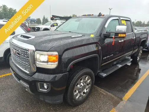 2018 GMC Sierra 2500HD Denali 4WD photo