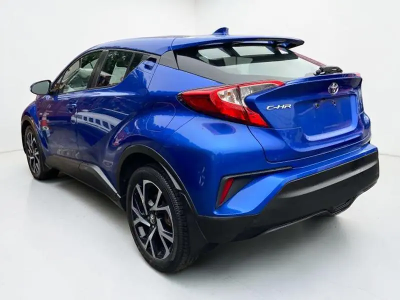 2018 Toyota C-HR XLE FWD photo