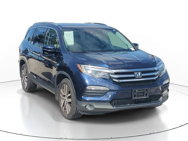 2017 Honda Pilot Touring AWD photo