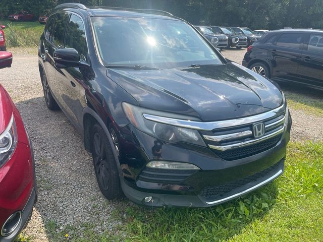 2017 Honda Pilot Touring AWD photo
