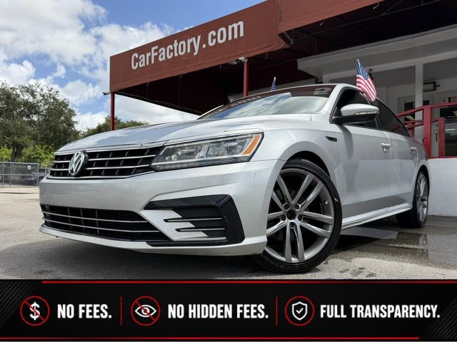 2018 Volkswagen Passat R-Line FWD photo