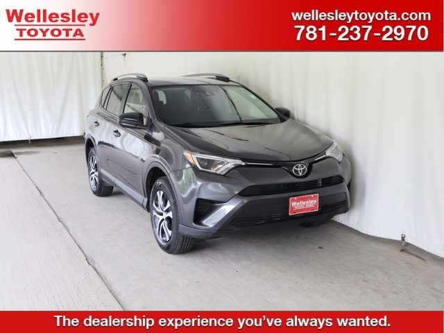 2018 Toyota RAV4 LE AWD photo