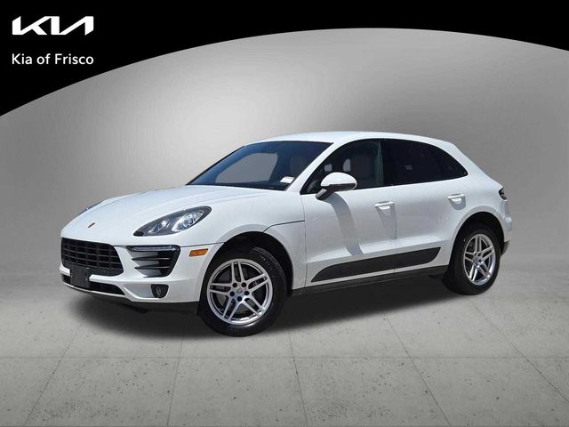 2018 Porsche Macan  AWD photo