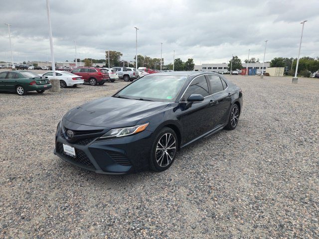 2018 Toyota Camry SE FWD photo