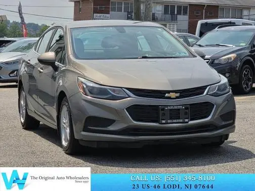 2018 Chevrolet Cruze LT FWD photo