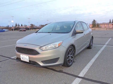 2016 Ford Focus SE FWD photo