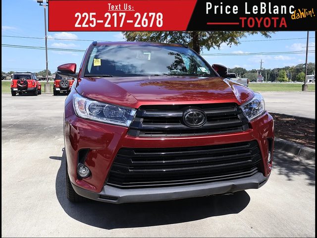 2018 Toyota Highlander SE FWD photo