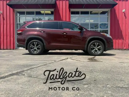 2018 Toyota Highlander LE AWD photo