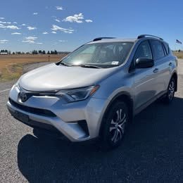2018 Toyota RAV4 LE AWD photo