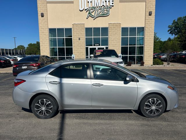 2015 Toyota Corolla LE FWD photo