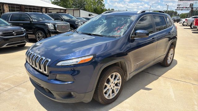 2018 Jeep Cherokee Latitude Plus FWD photo