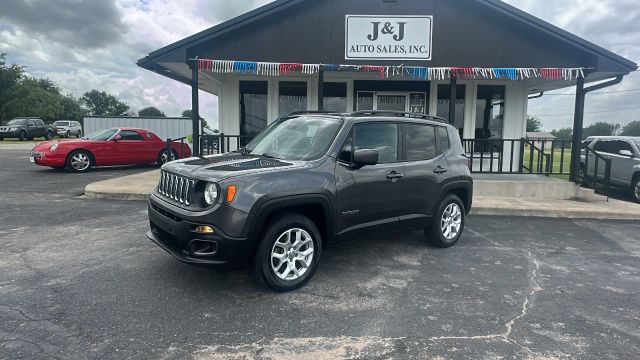 2017 Jeep Renegade Latitude 4WD photo