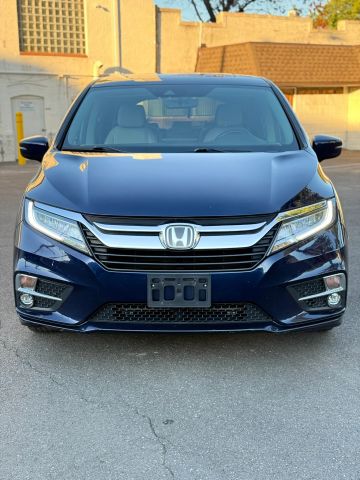 2018 Honda Odyssey Touring FWD photo