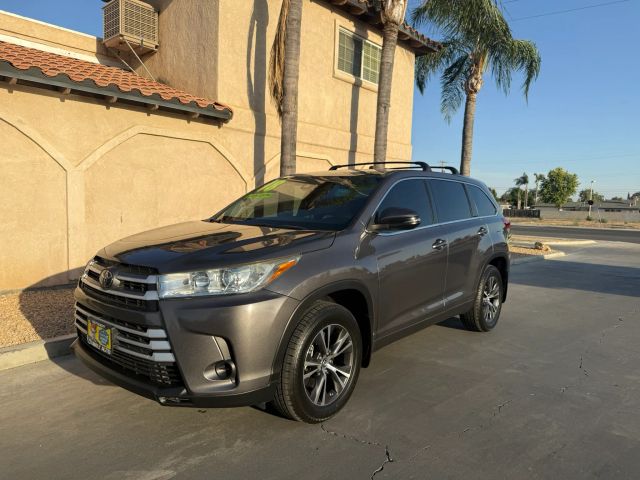 2018 Toyota Highlander LE AWD photo