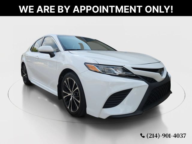 2018 Toyota Camry SE FWD photo