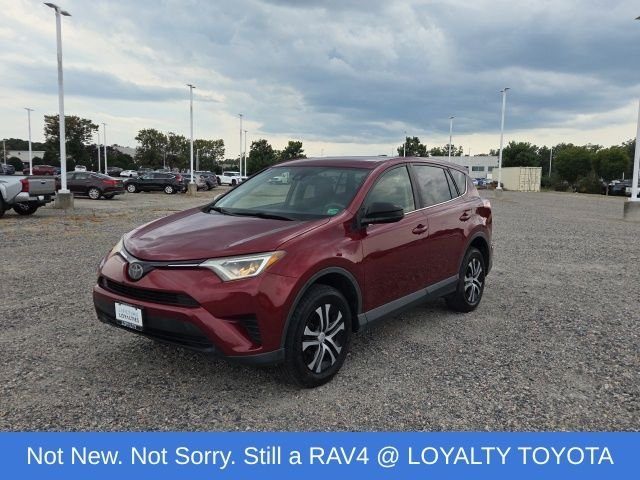 2018 Toyota RAV4 LE FWD photo