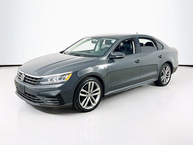 2018 Volkswagen Passat R-Line FWD photo