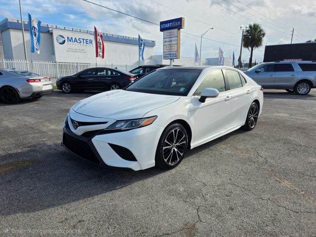 2018 Toyota Camry SE FWD photo