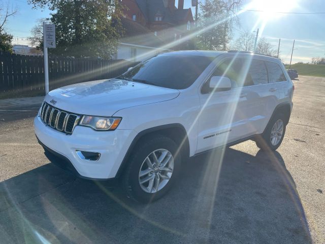 2018 Jeep Grand Cherokee Laredo E 4WD photo