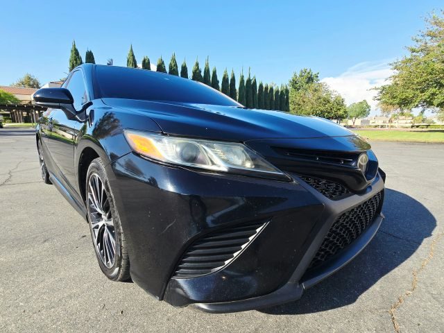 2018 Toyota Camry SE FWD photo