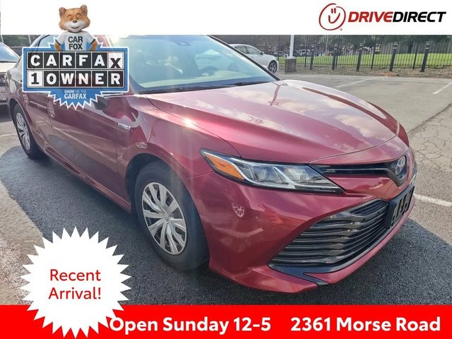 2018 Toyota Camry Hybrid LE FWD photo