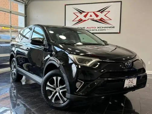2018 Toyota RAV4 LE AWD photo