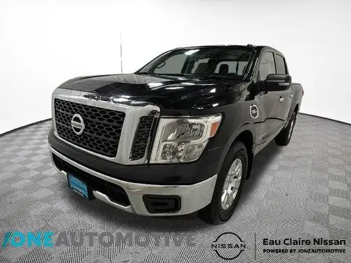 2017 Nissan Titan SV 4WD photo