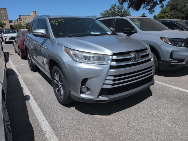 2018 Toyota Highlander XLE FWD photo
