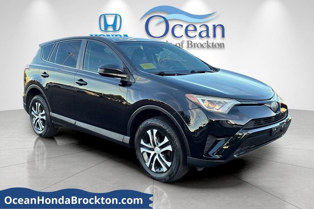 2018 Toyota RAV4 LE AWD photo