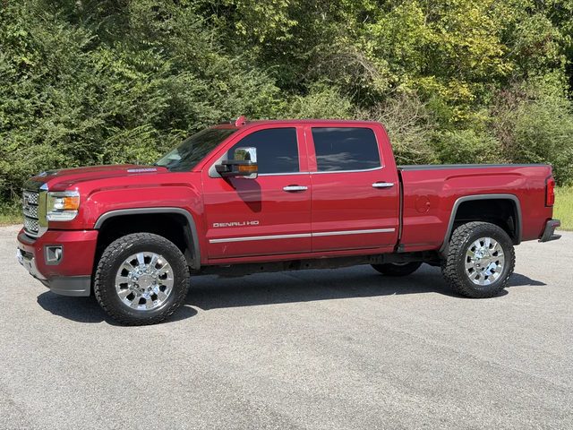 2018 GMC Sierra 2500HD Denali 4WD photo