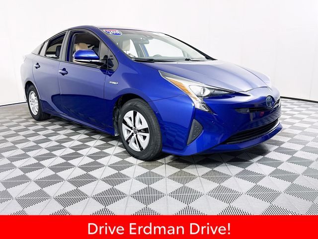 2018 Toyota Prius Three FWD photo