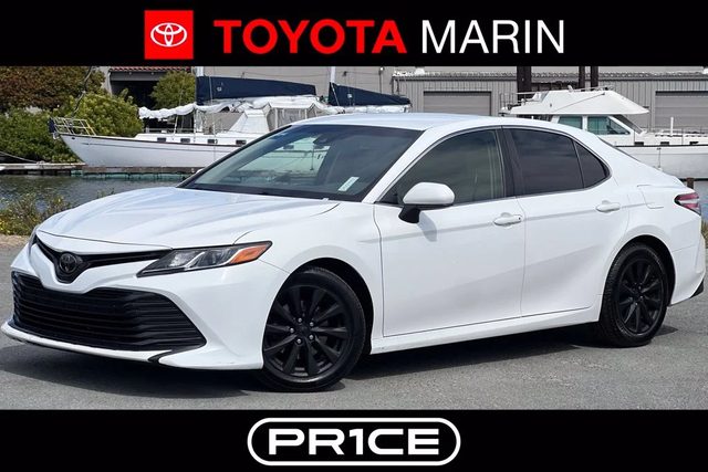 2018 Toyota Camry LE FWD photo
