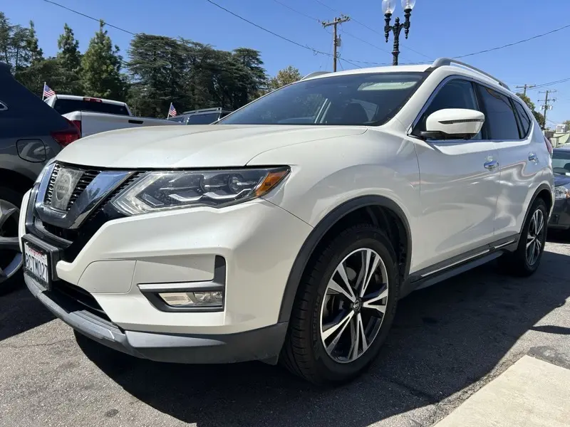 2017 Nissan Rogue SL FWD photo