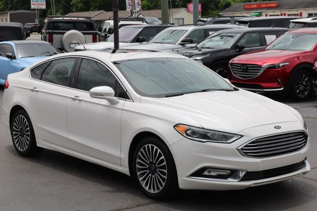 2017 Ford Fusion SE FWD photo