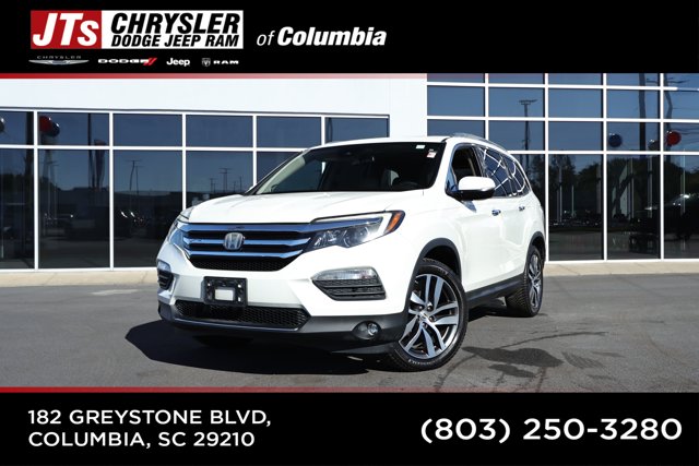 2018 Honda Pilot Touring FWD photo