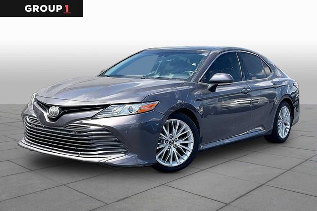 2018 Toyota Camry XLE FWD photo