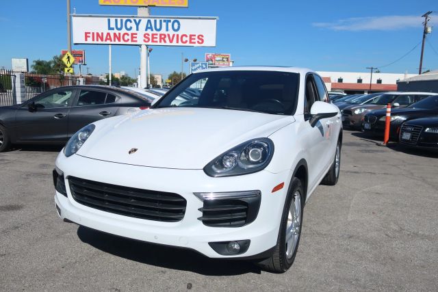2018 Porsche Cayenne  AWD photo